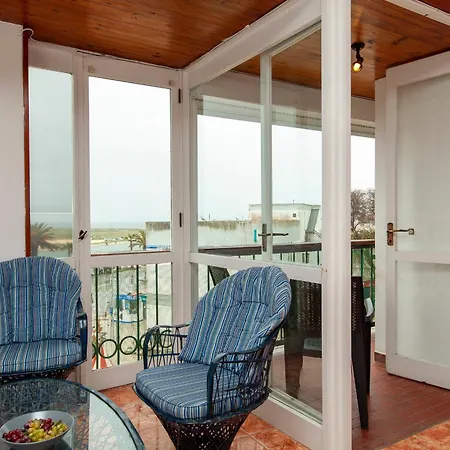 B22 - Rising Sun 2 Bed Flat *