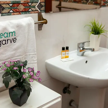 B22 - Rising Sun 2 Bed Flat * Lagos