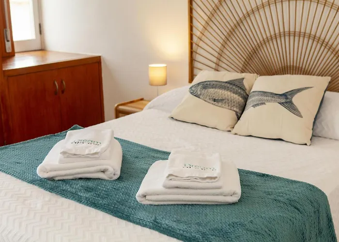 B22 - Rising Sun 2 Bed Flat *