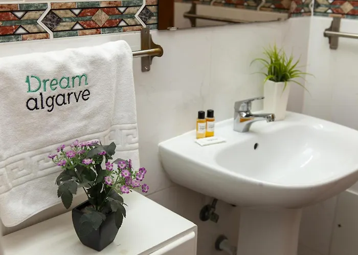 B22 - Rising Sun 2 Bed Flat Lägenhet