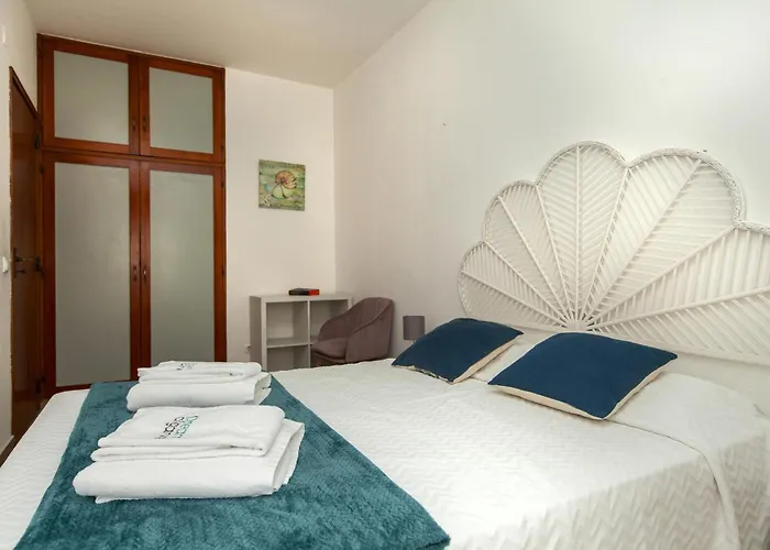 B22 - Rising Sun 2 Bed Flat Lägenhet