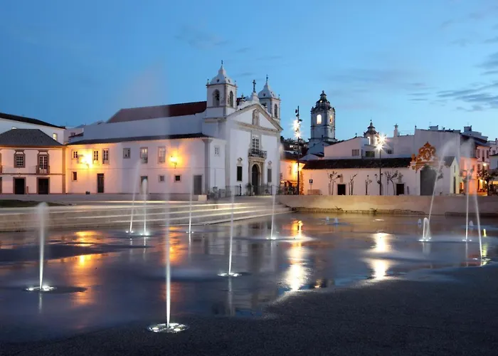 B22 - Rising Sun 2 Bed Flat Lägenhet