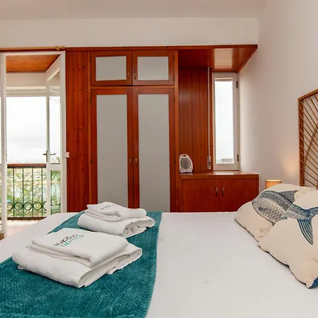 B22 - Rising Sun 2 Bed Flat Appartement *
