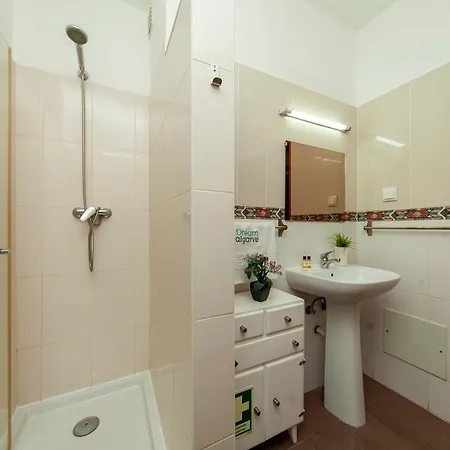 B22 - Rising Sun 2 Bed Flat Apartment