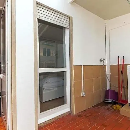 B22 - Rising Sun 2 Bed Flat Апартаменты *
