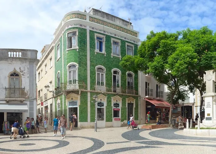 B22 - Rising Sun 2 Bed Flat Apartment *