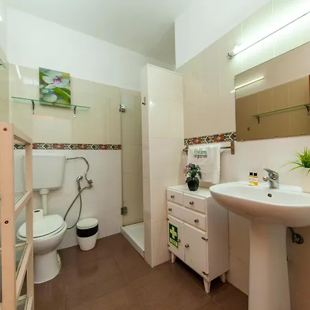 B22 - Rising Sun 2 Bed Flat לאגוּ‏ש